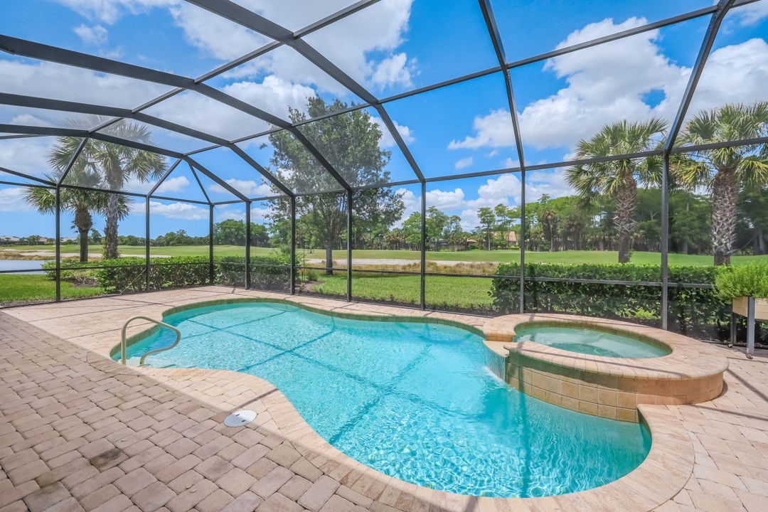 9403 Surfbird Ct, Naples, FL 34120