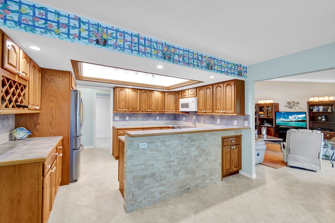 9534 Campbell Cir, Naples, FL 34109