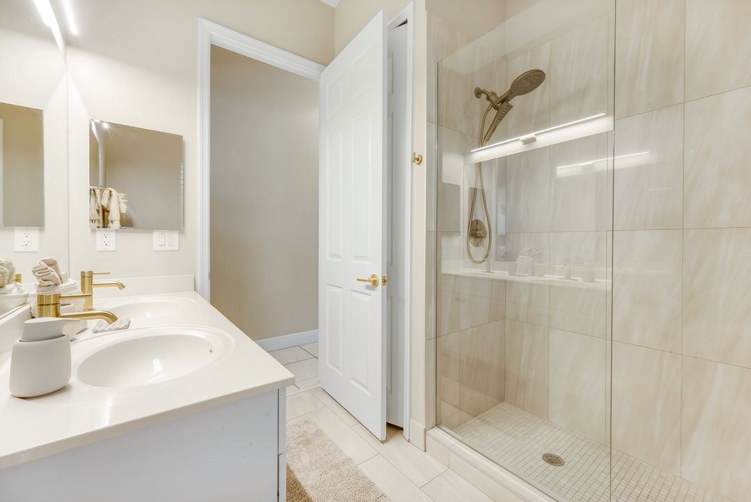 3710 SE 18th Pl, Cape Coral, FL 33904