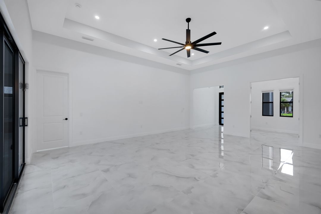 215 SW 37th Ln, Cape Coral, FL 33914