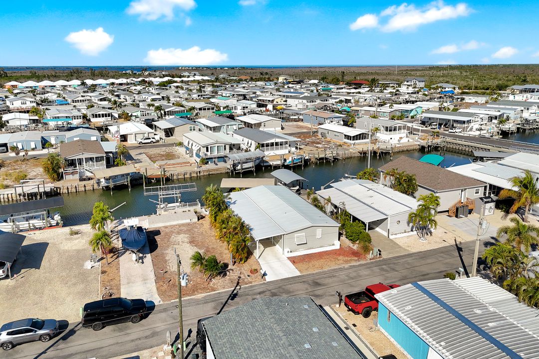 2971 Bounty Ln, Saint James City, FL 33956