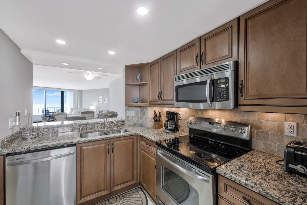 380 Seaview Ct #1904, Marco Island, FL 34145