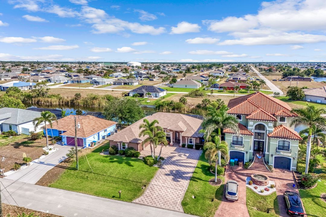 907 NW 18th St, Cape Coral, FL 33993