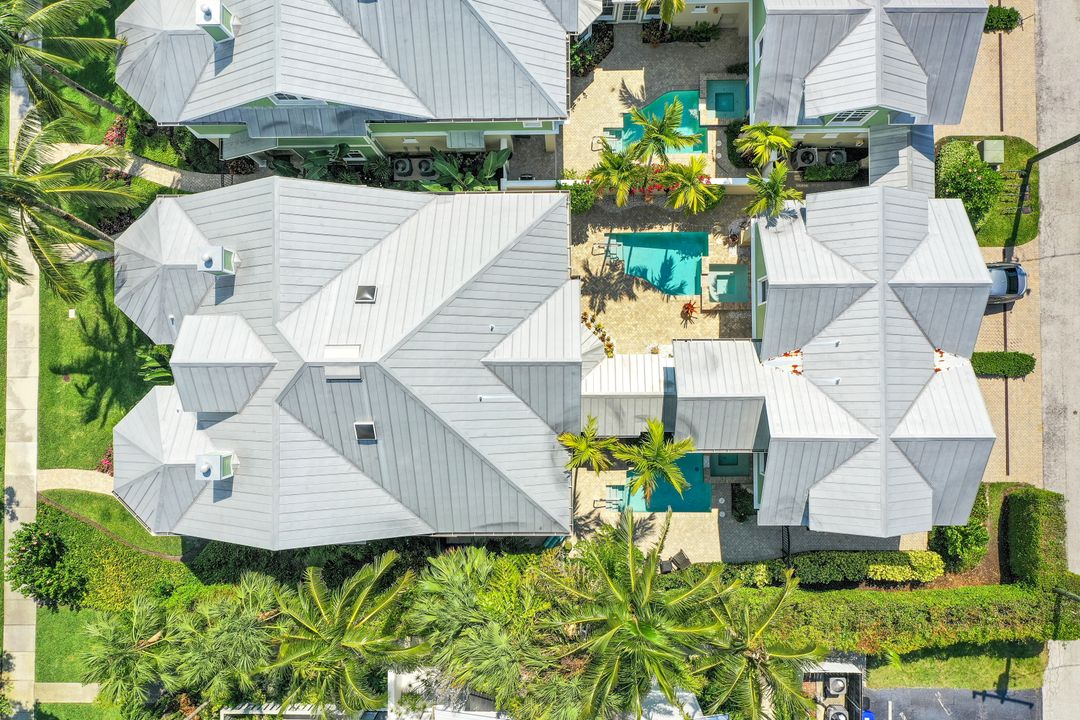 331 3rd Ave S #4, Naples, FL 34102