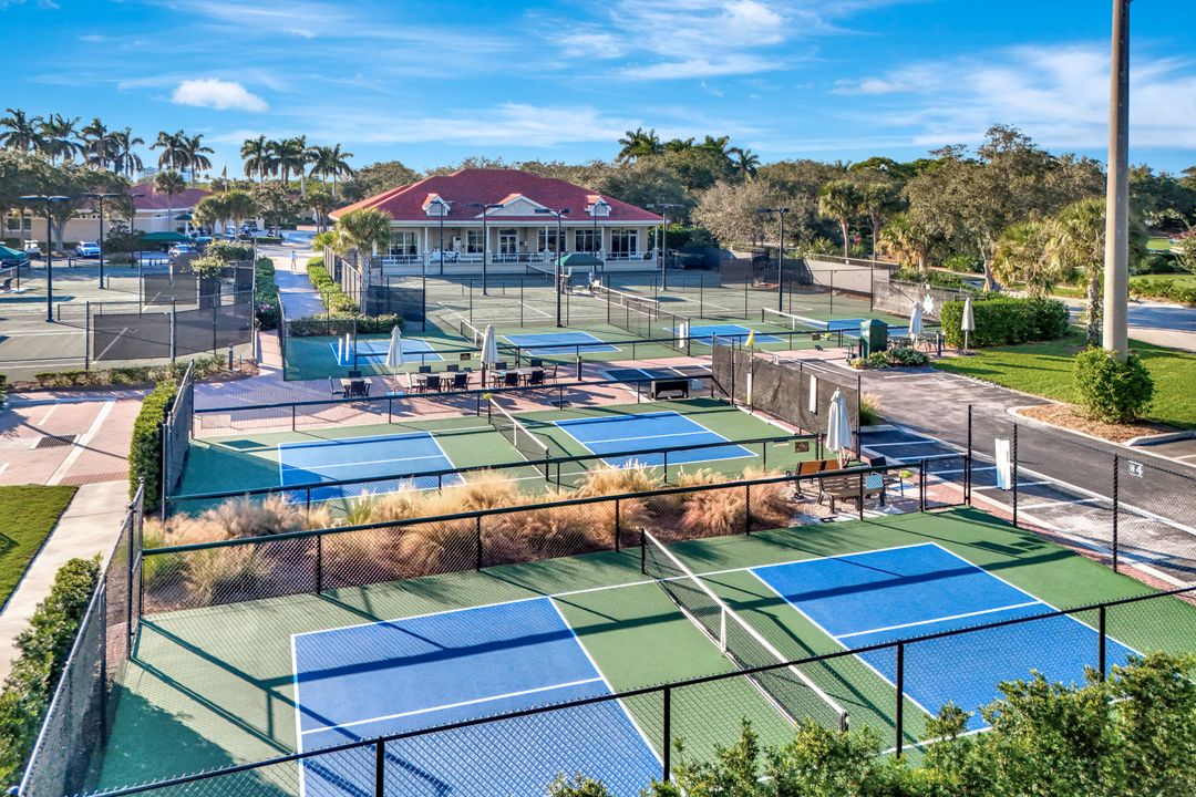 1252 Pocantico Ln, Naples, FL 34110