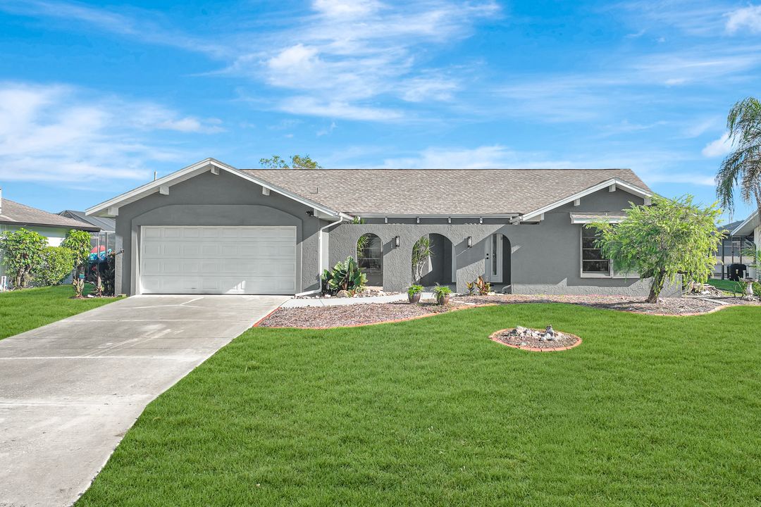 1207 SE 29th Terrace, Cape Coral, FL 33904