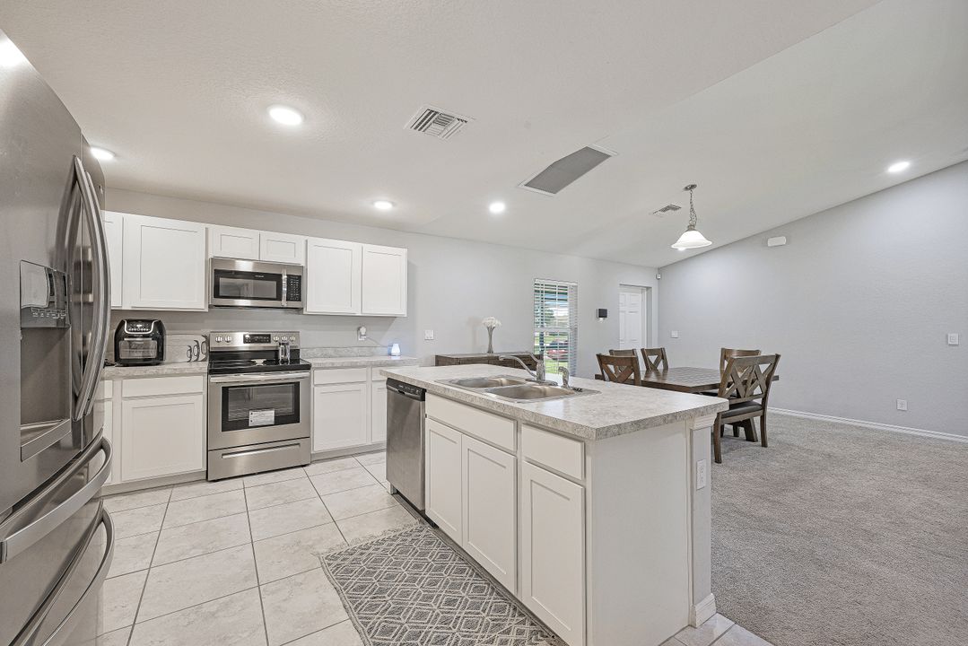 21 NW 23rd Terrace, Cape Coral, FL 33993