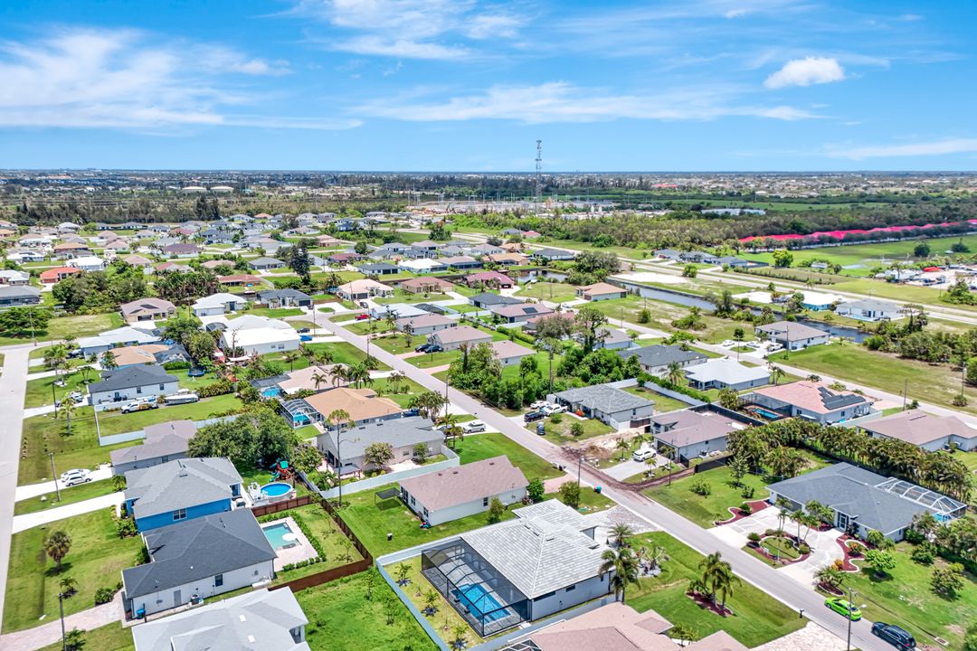 2709 SW 4th Ln, Cape Coral, FL 33991