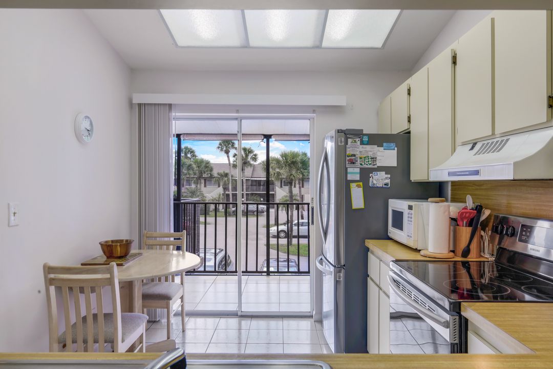 3480 Frosty Way #4, Naples, FL 34112