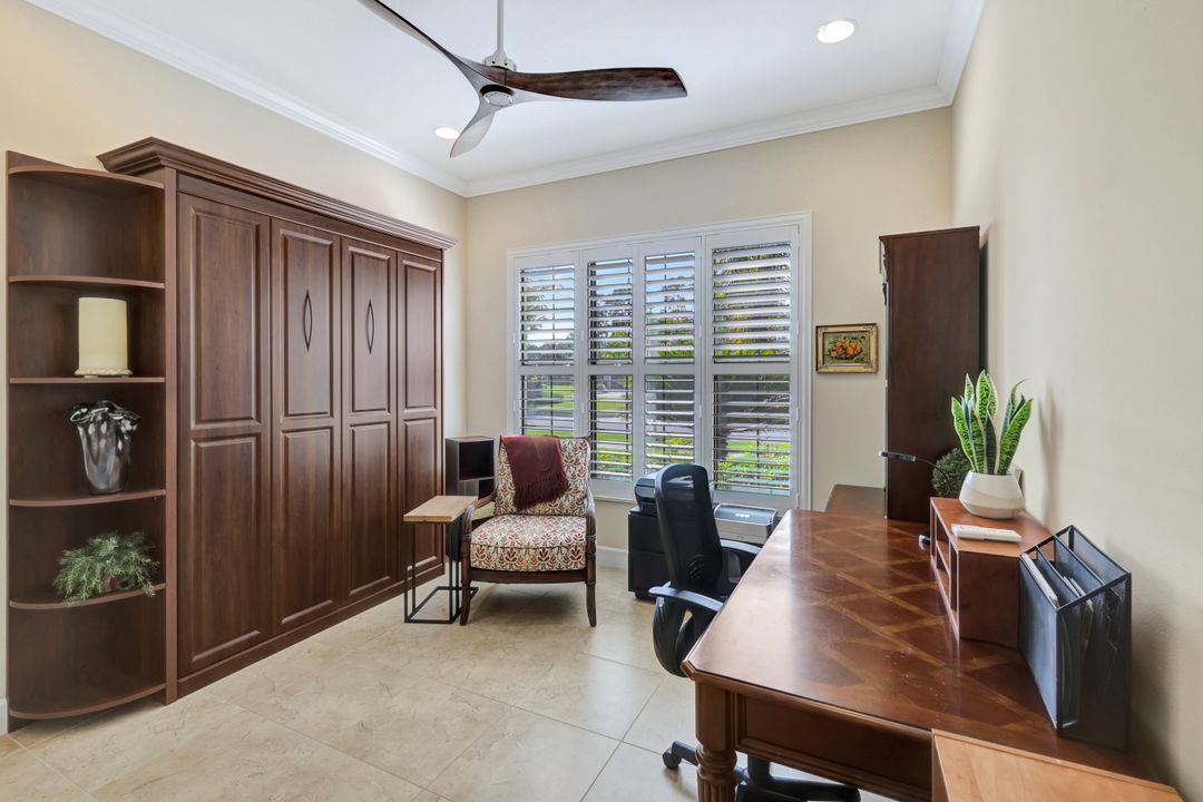 9142 Isla Bella Cir, Bonita Springs, FL 34135