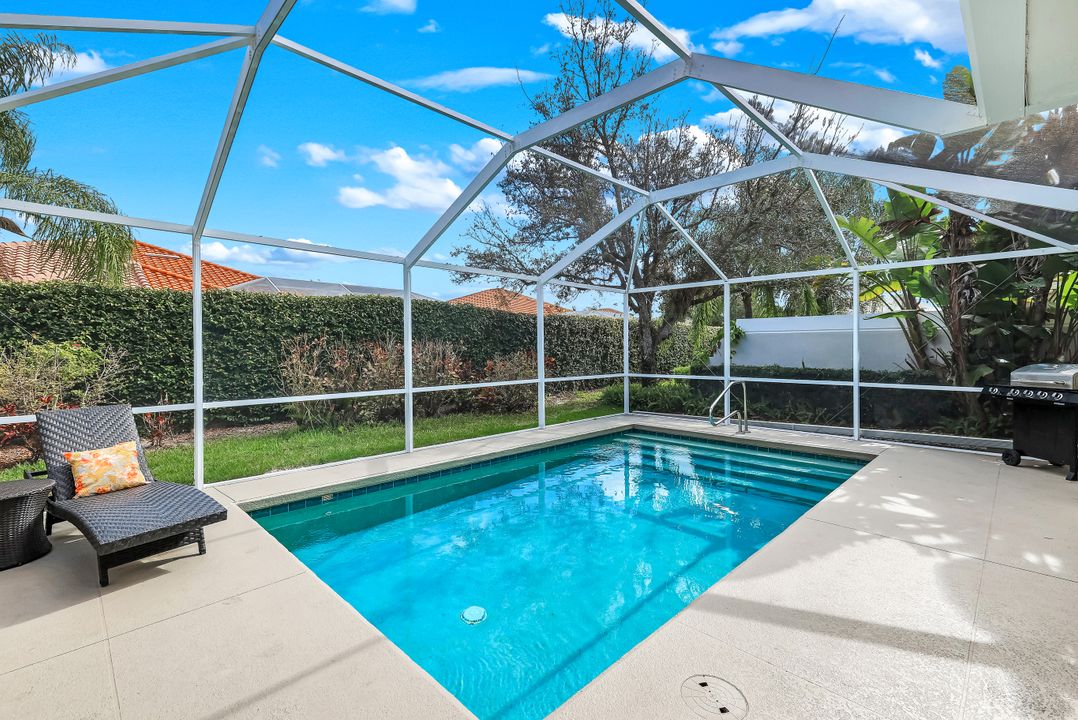 4272 Redonda Ln, Naples, FL 34119