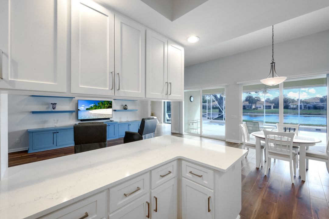 4322 Queen Elizabeth Way, Naples, FL 34119