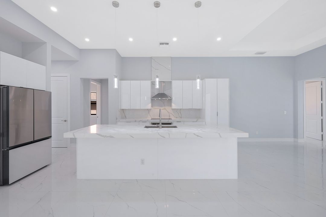 18288 Royal Hammock Blvd, Naples, FL 34114