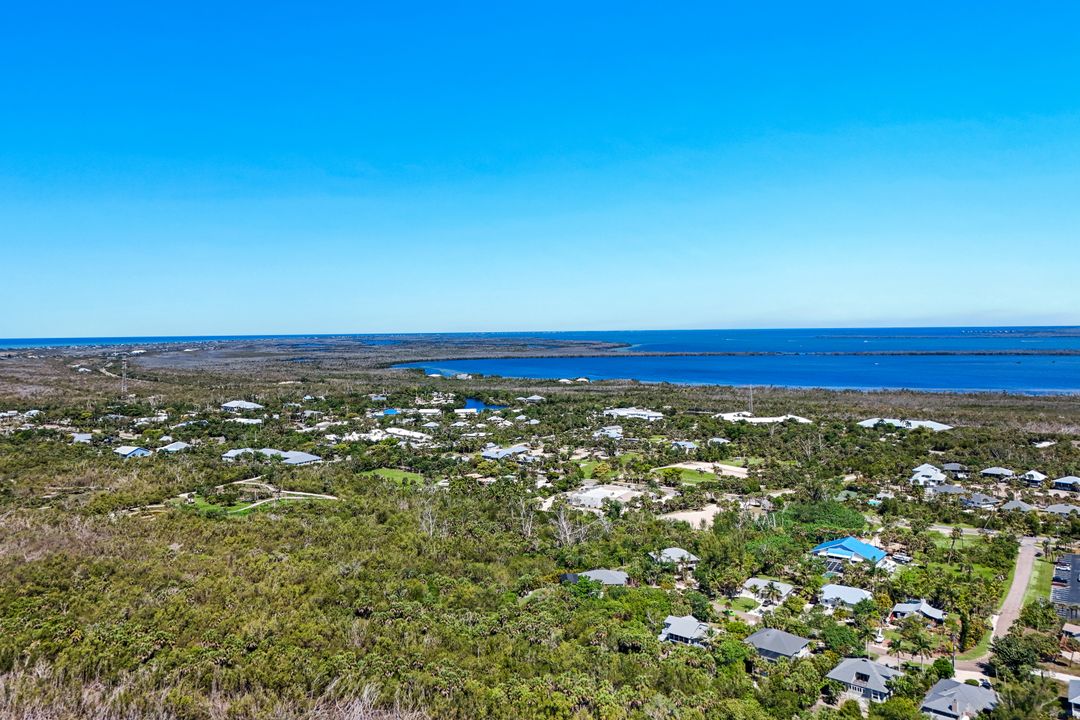 2130 Sunset Cir, Sanibel, FL 33957
