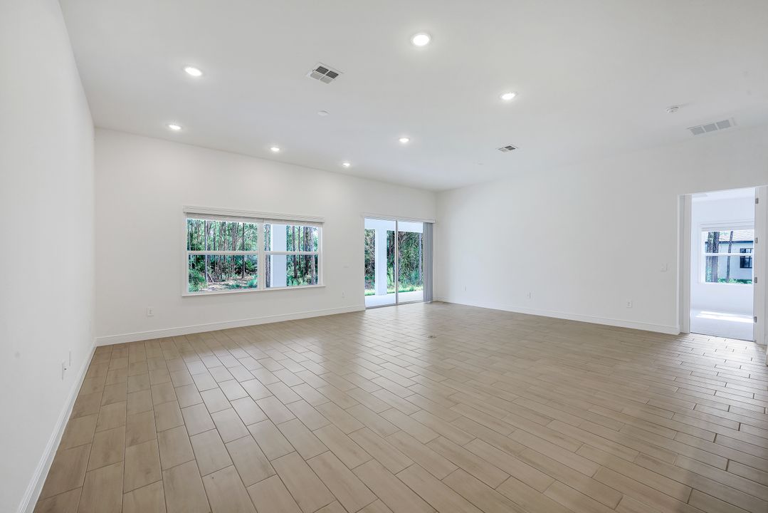 2614 54th Ave NE, Naples, FL 34120