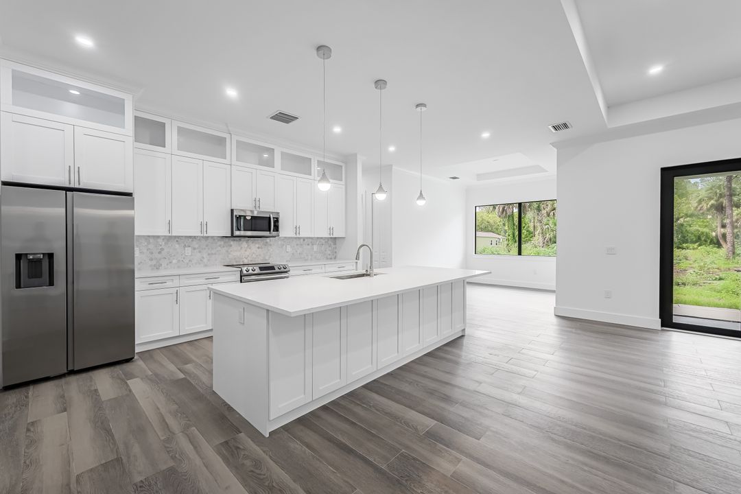 223 1st St SW, Naples, FL 34117