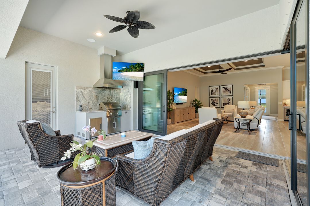 7597 Blackberry Dr, Naples, FL 34114