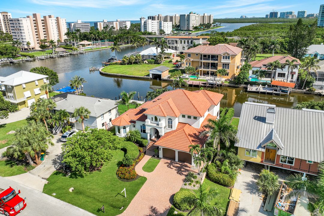 155 Heron Ave, Naples, FL 34108
