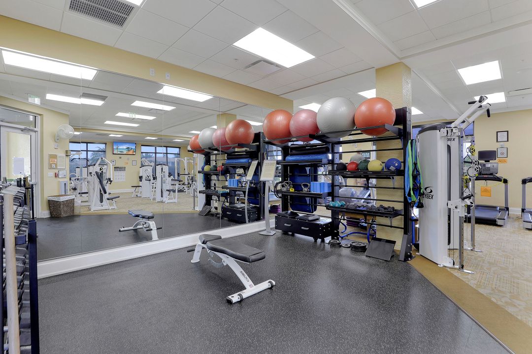 4843 Hampshire Ct #105, Naples, FL 34112