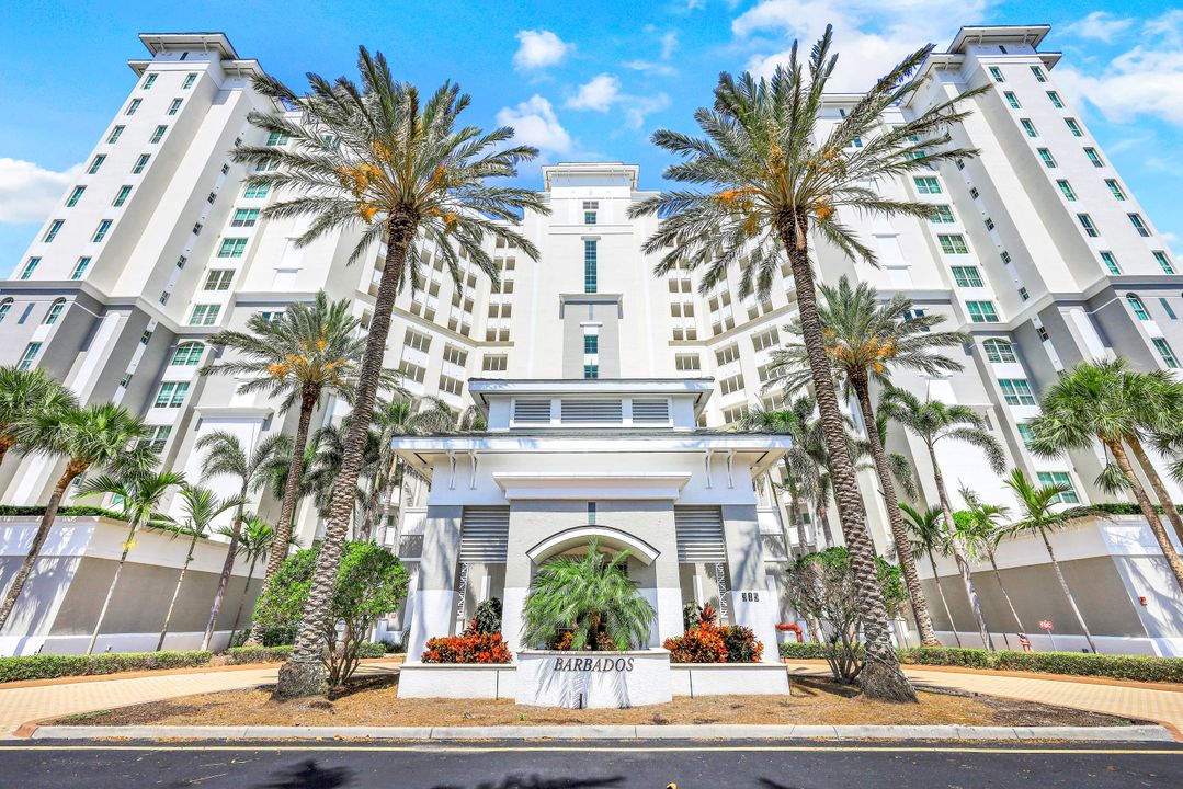 315 Dunes Blvd #PH-6, Naples, FL 34110