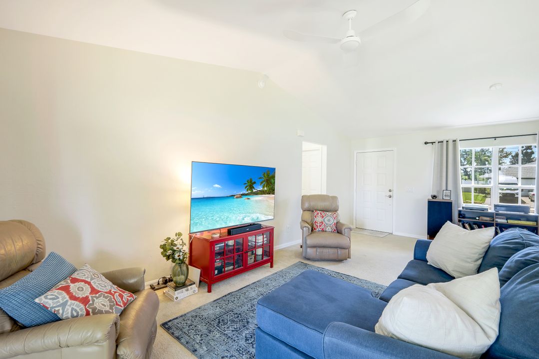 2127 SE 5th Pl, Cape Coral, FL 33990