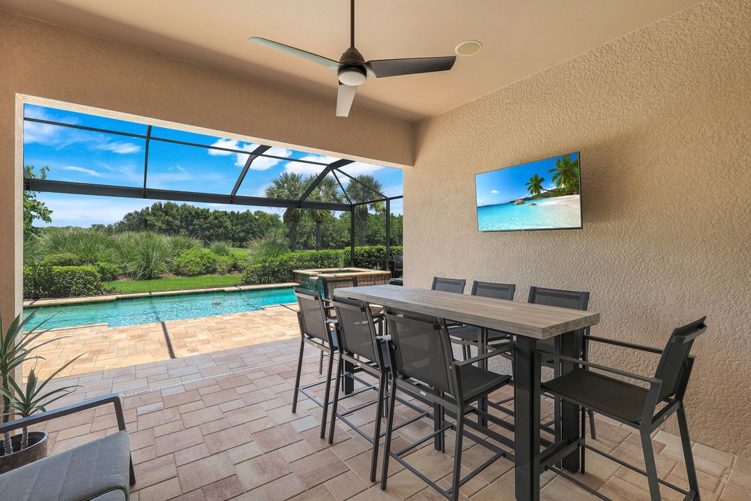 9263 Fieldstone Ln, Naples, FL 34120