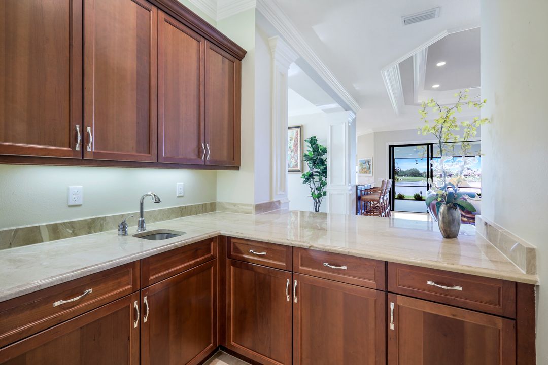 2915 Cinnamon Bay Cir, Naples, FL 34119