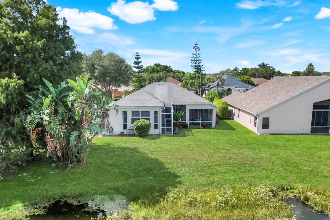 196 Skipping Stone Ln, Naples, FL 34119