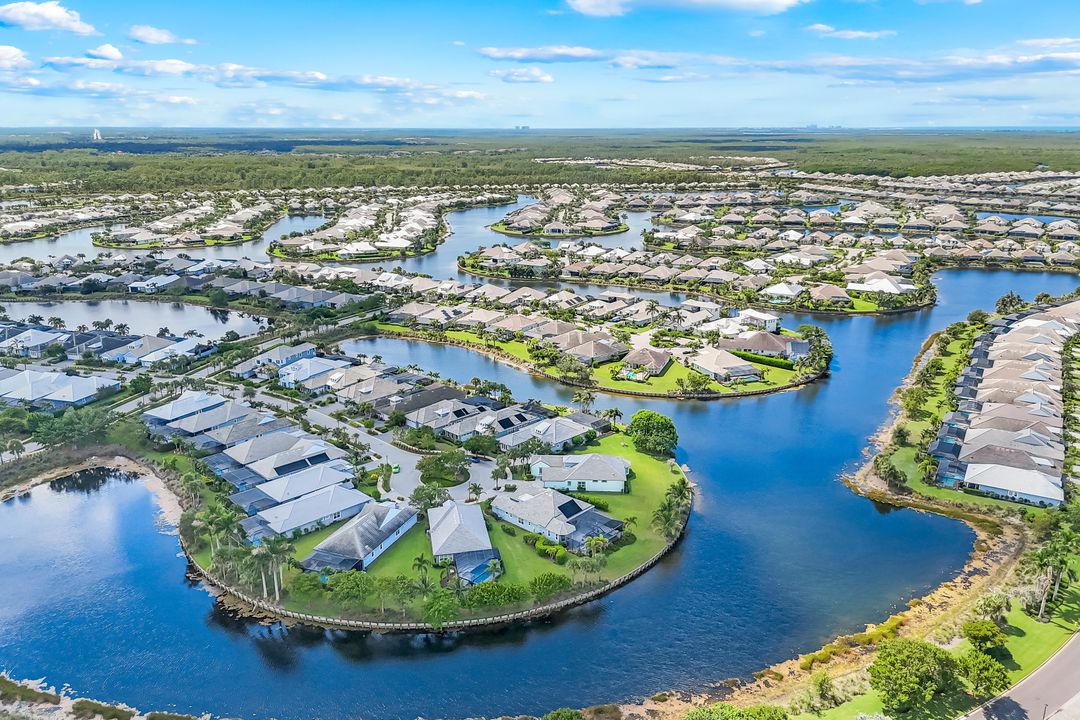 5798 Anegada Dr, Naples, FL 34113