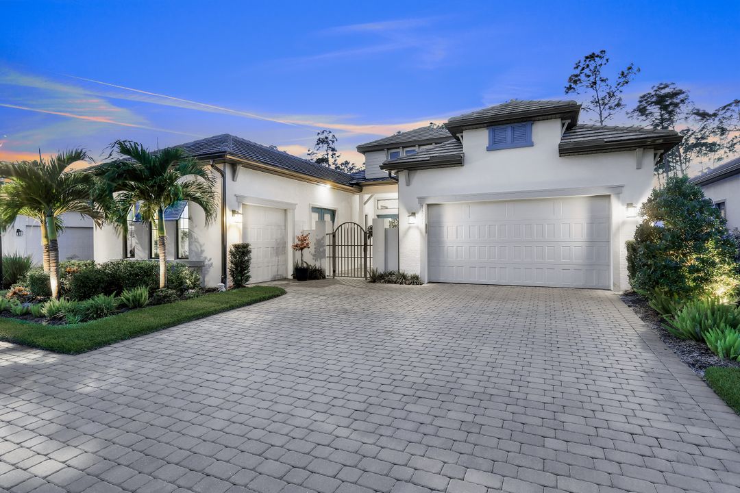 16221 Verilyn Cir, Naples, FL 34110