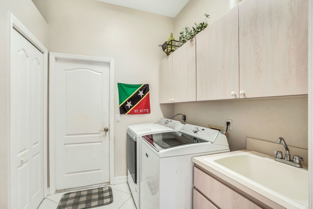 2210 Cape Coral Pkwy W, Cape Coral, FL 33914