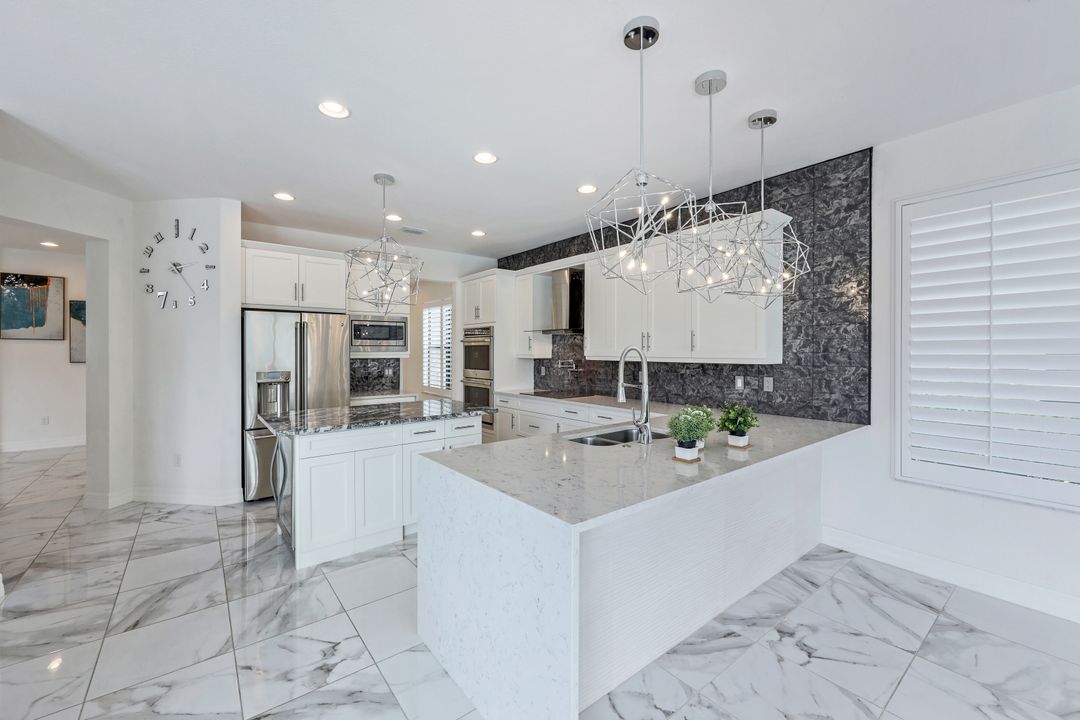 10059 Chesapeake Bay Dr, Fort Myers, FL 33913