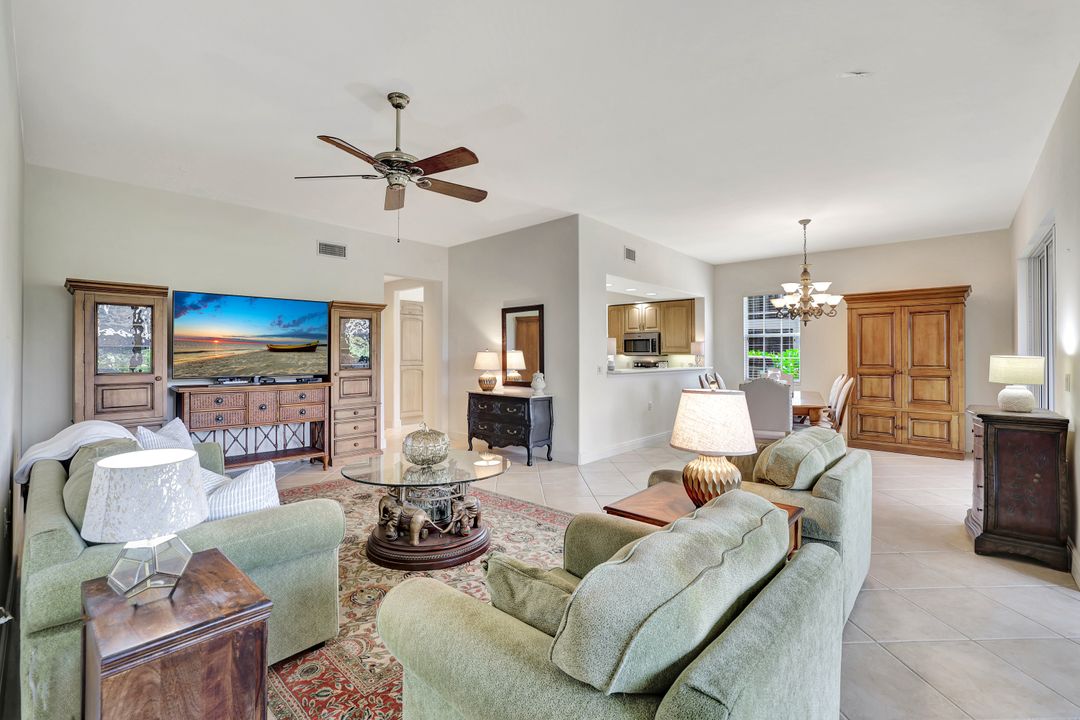 721 Regency Reserve Cir, Naples, FL 34119