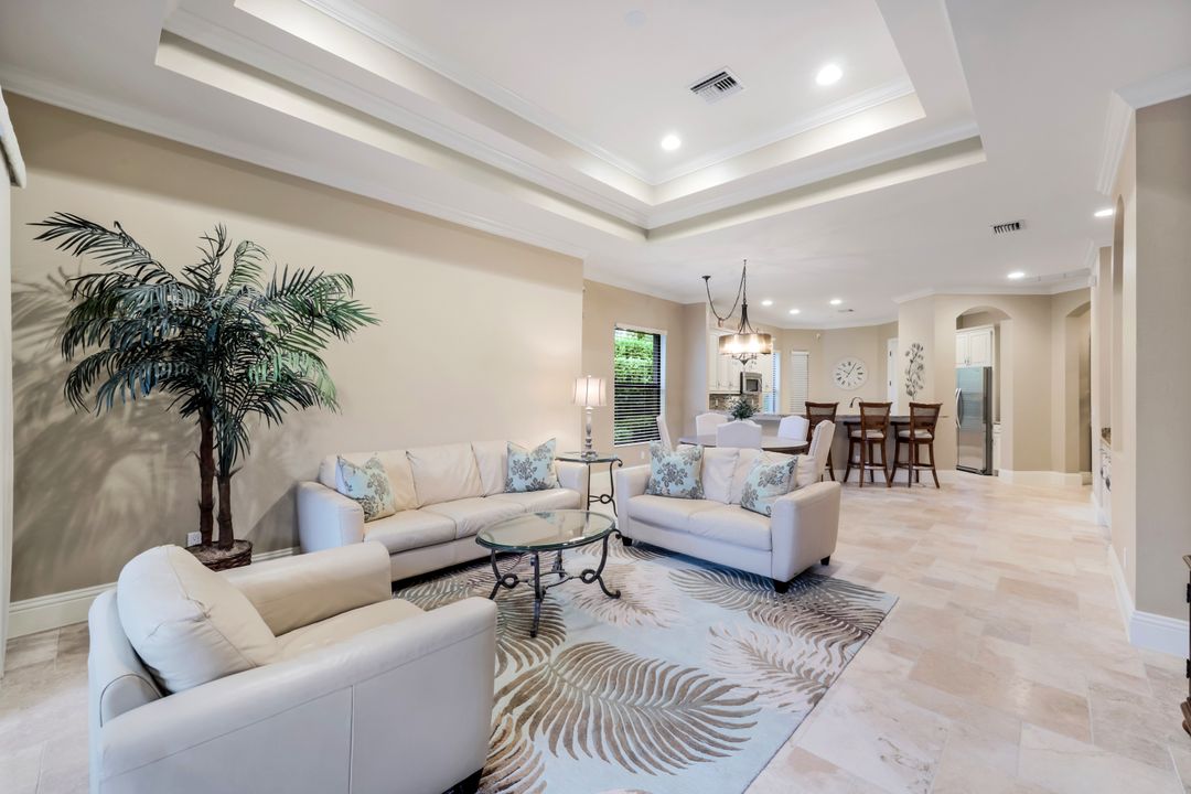 7598 Moorgate Point Way, Naples, FL 34113