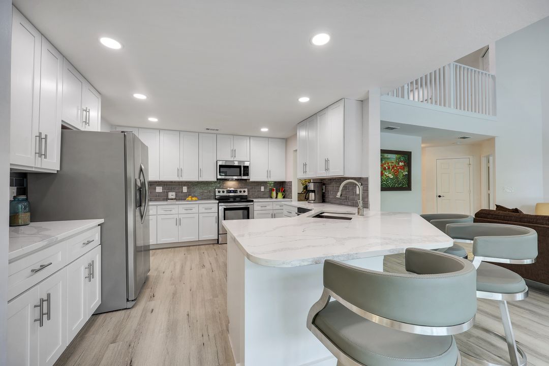 335 Lambton Ln, Naples, FL 34104