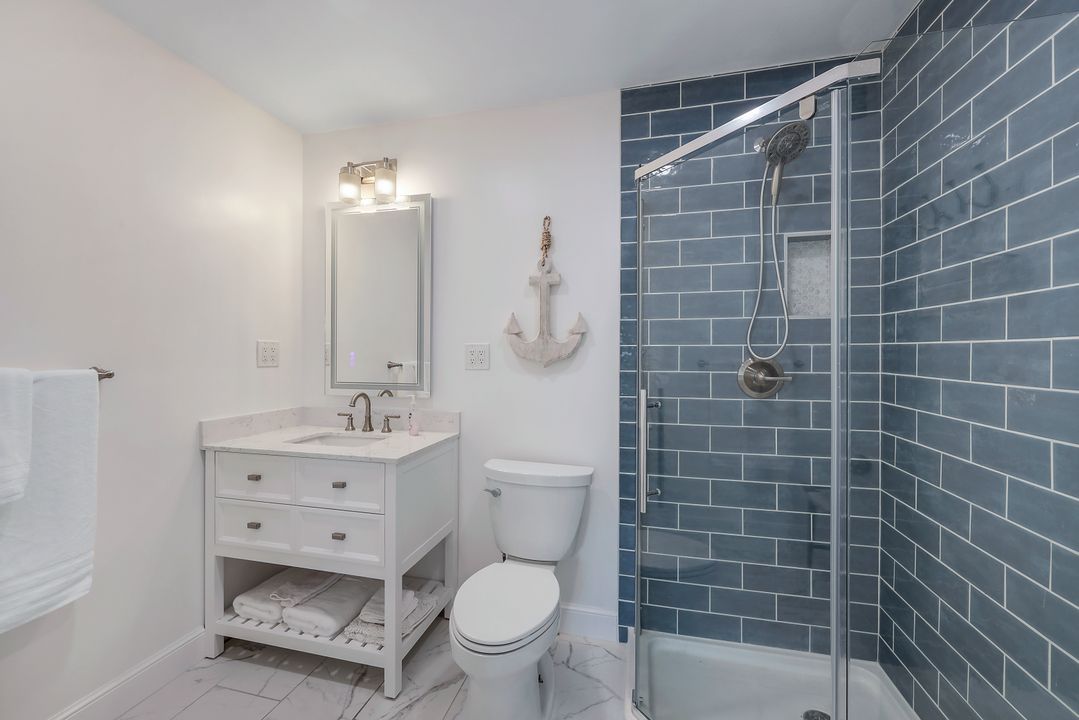 401 Lagoon Ave, Naples, FL 34108