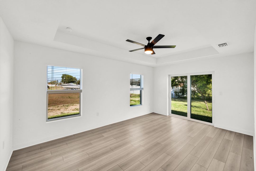 1205 NE 12th St, Cape Coral, FL 33909