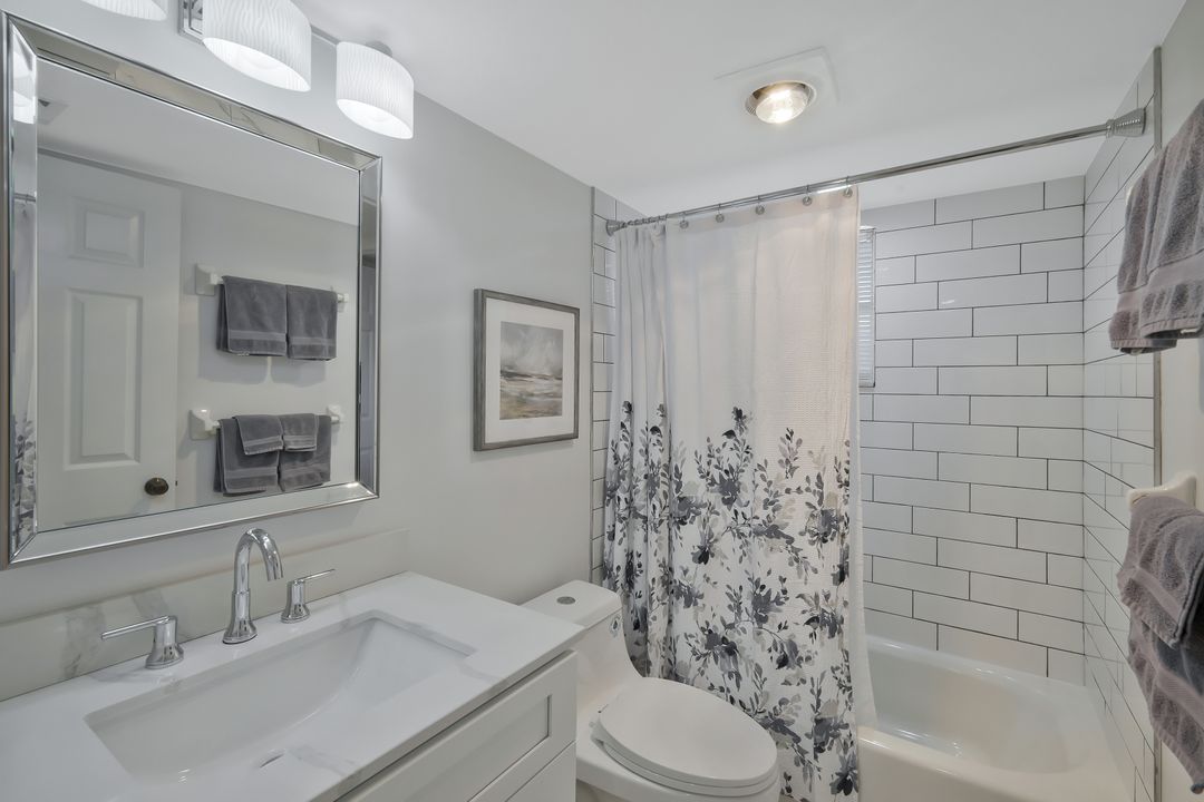 4121 Lake Forest Dr #711, Bonita Springs, FL 34134