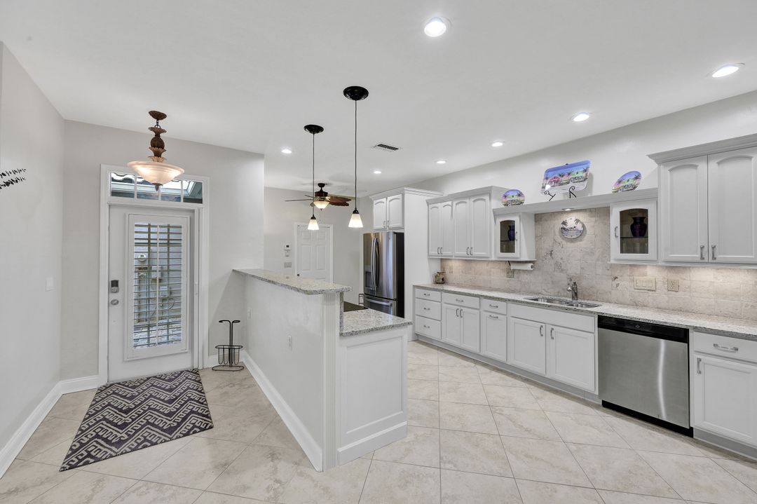 3411 Wildwood Lake Cir, Bonita Springs, FL 34134