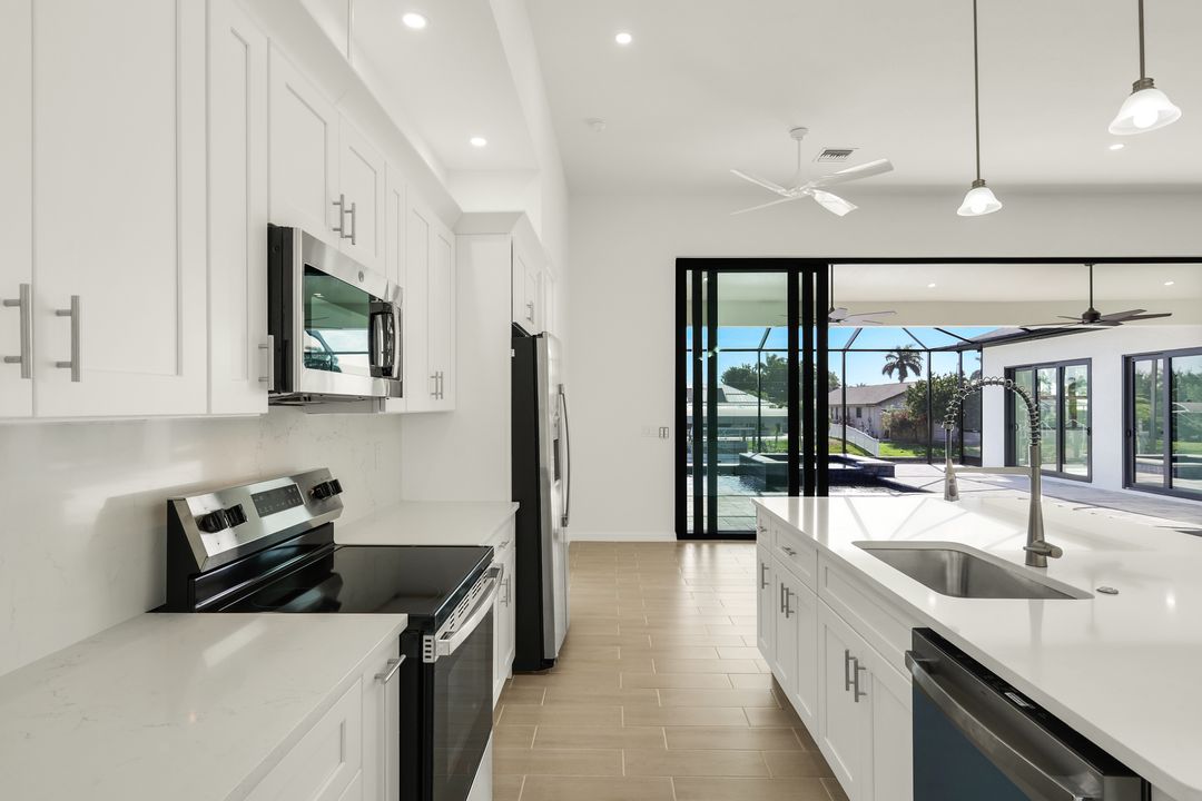 4817 Pelican Blvd, Cape Coral, FL 33914