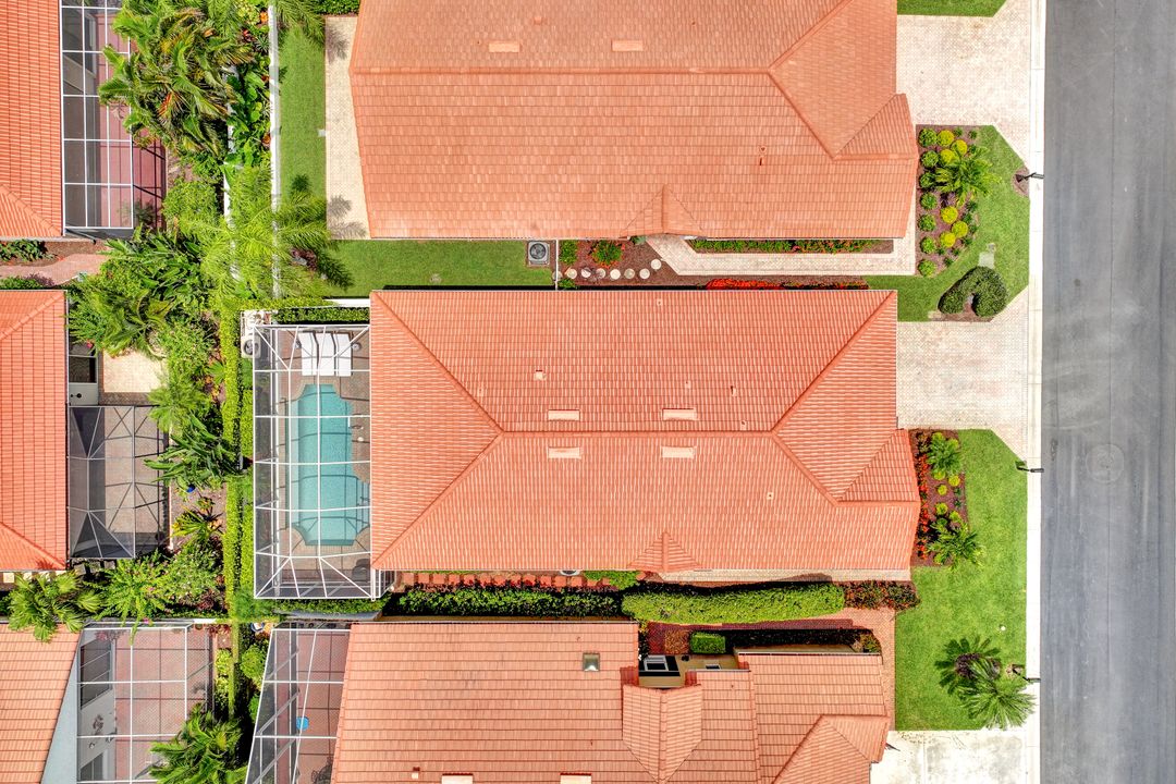 5910 Almaden Dr, Naples, FL 34119