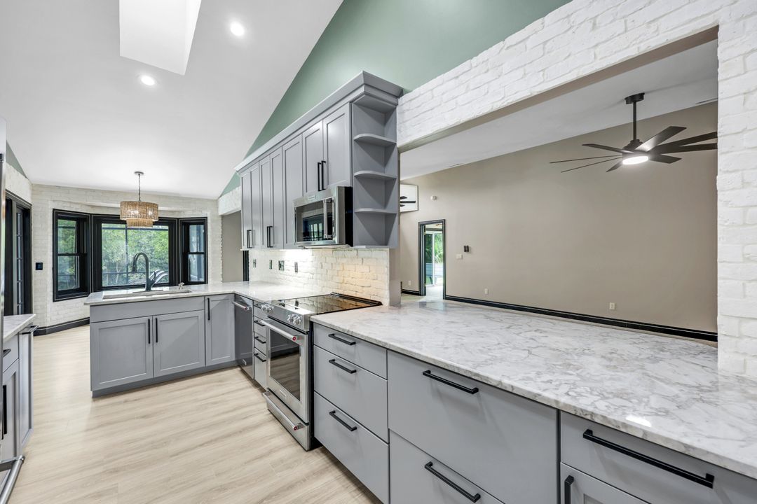 7239 Hendry Creek Dr, Fort Myers, FL 33908