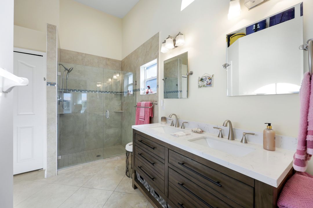 2266 Stacil Cir, Naples, FL 34109