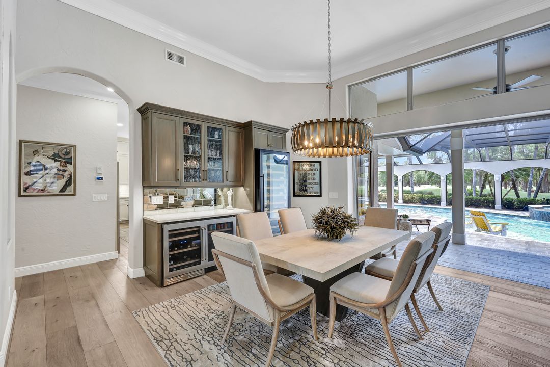 4624 Pond Apple Dr N, Naples, FL 34119