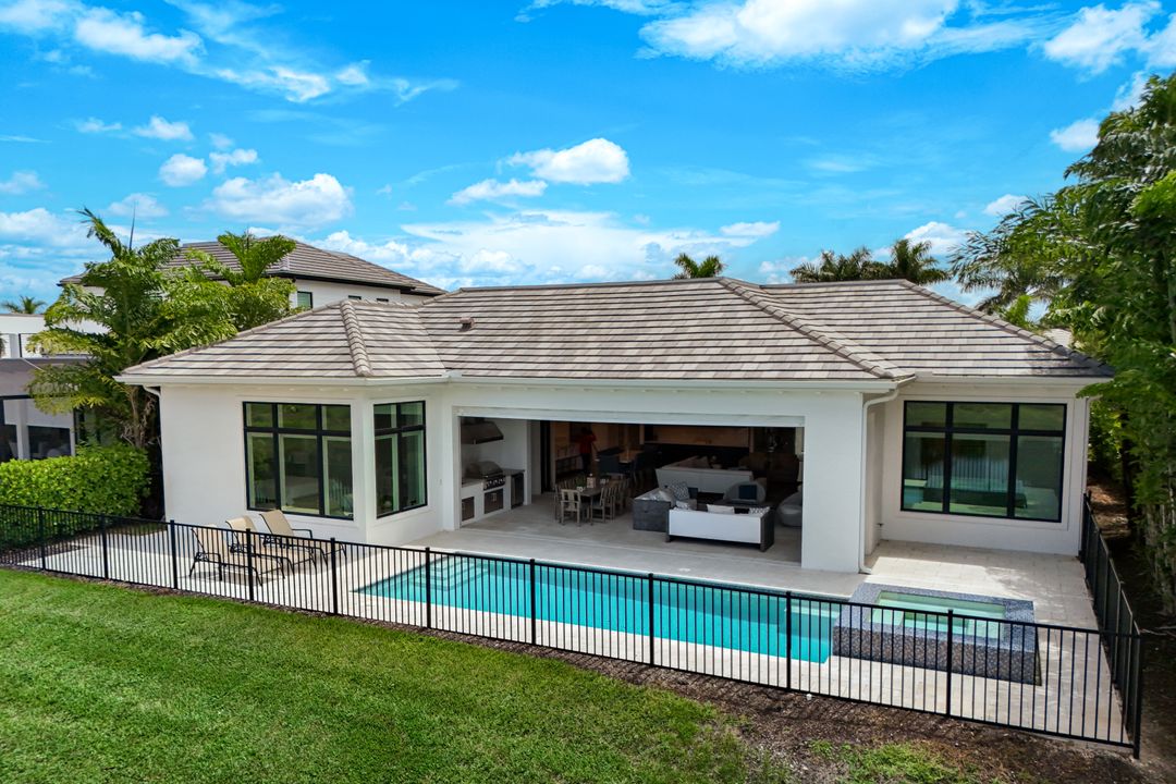 9937 Montiano Dr, Naples, FL 34113