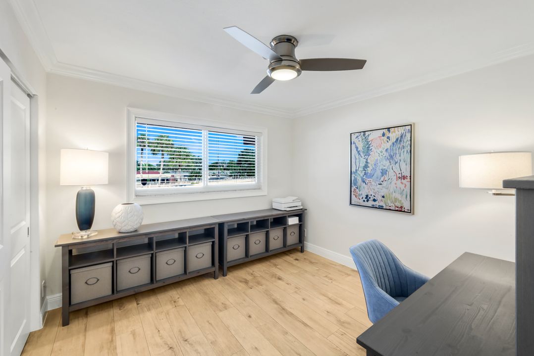 9 High Point Cir N #208, Naples, FL 34103