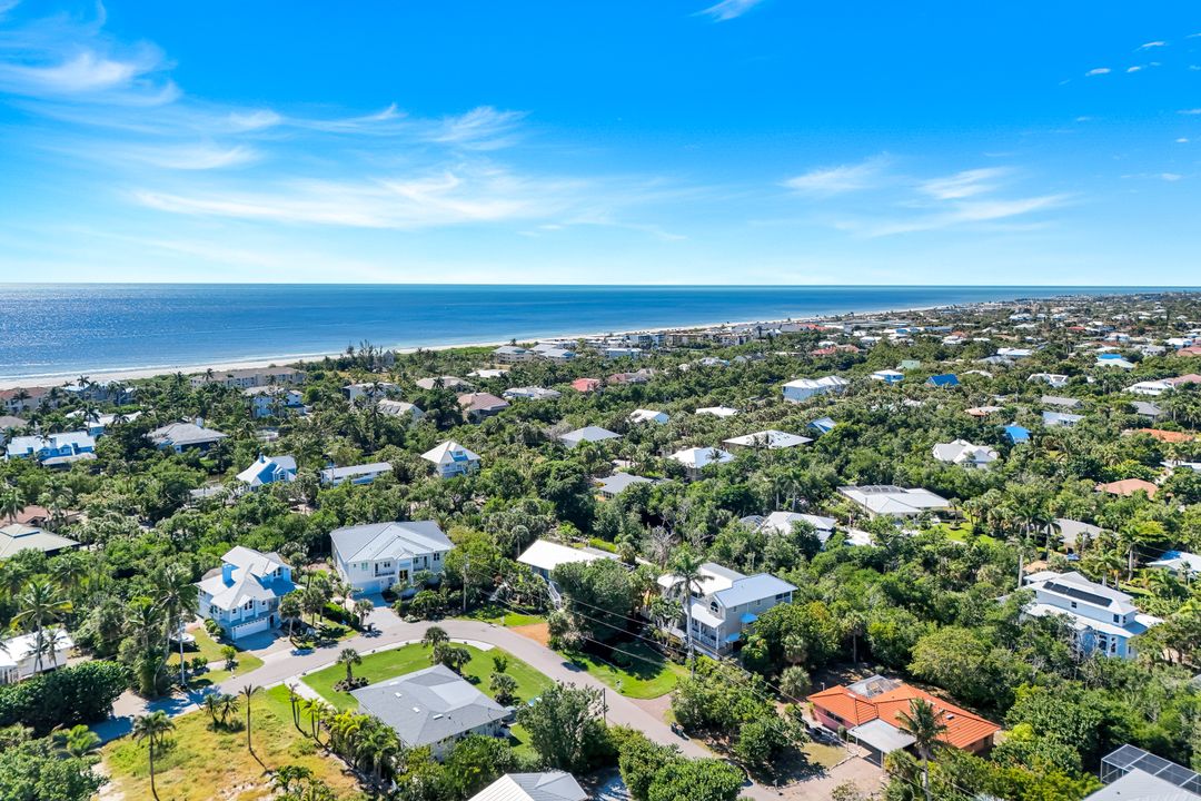 1111 Schooner Pl, Sanibel, FL 33957