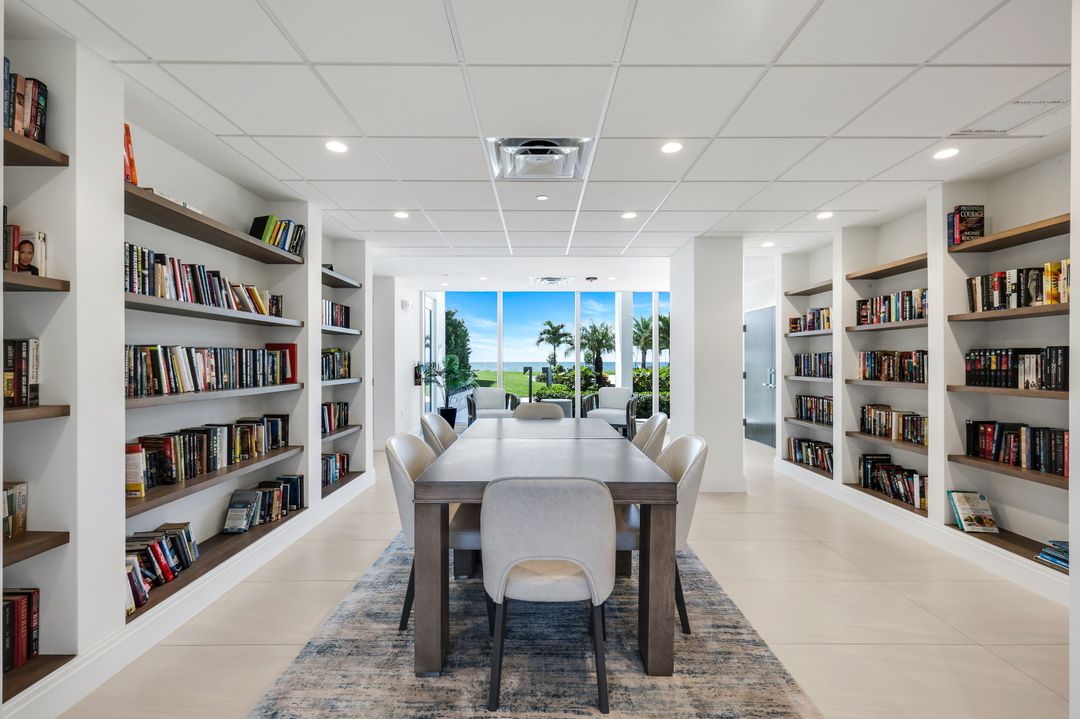 3443 Gulf Shore Blvd N #313, Naples, FL 34103