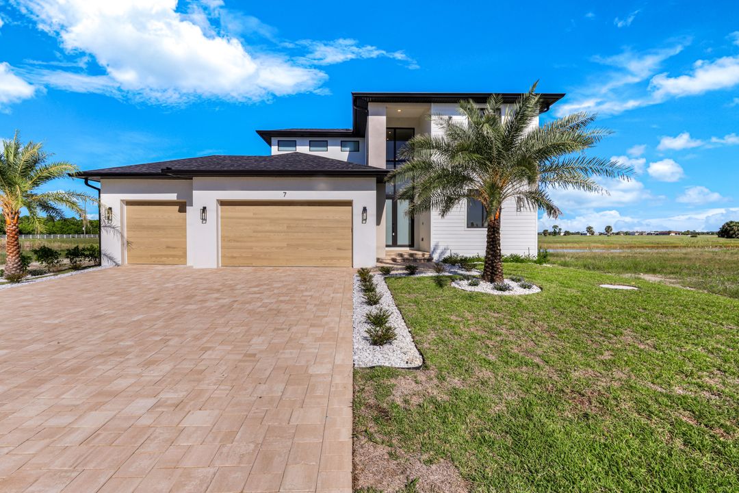 7 Sunflower Dr, Placida, FL 33946