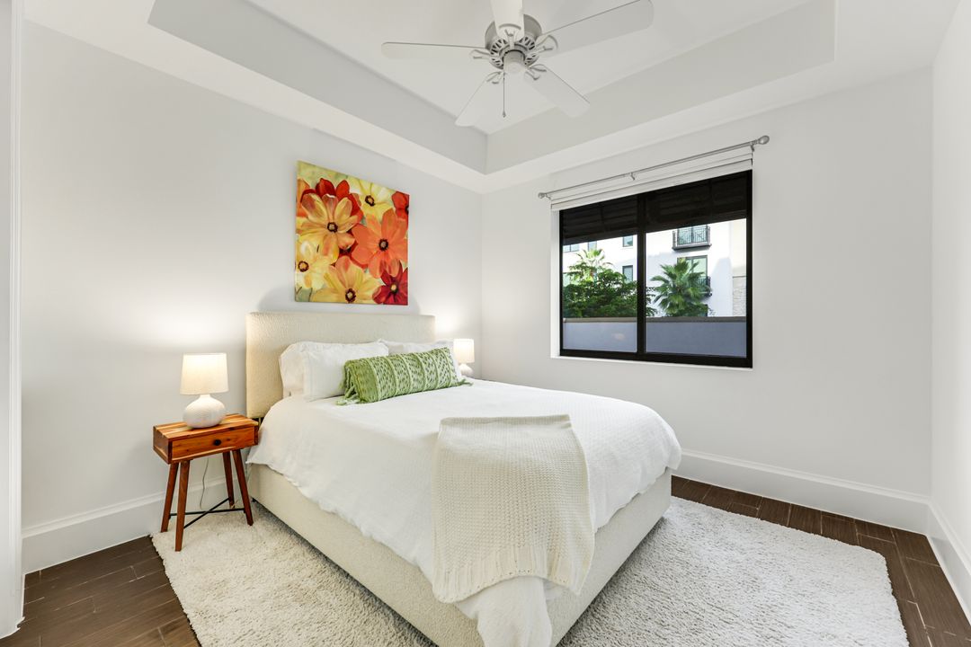 1030 3rd Ave S #215, Naples, FL 34102